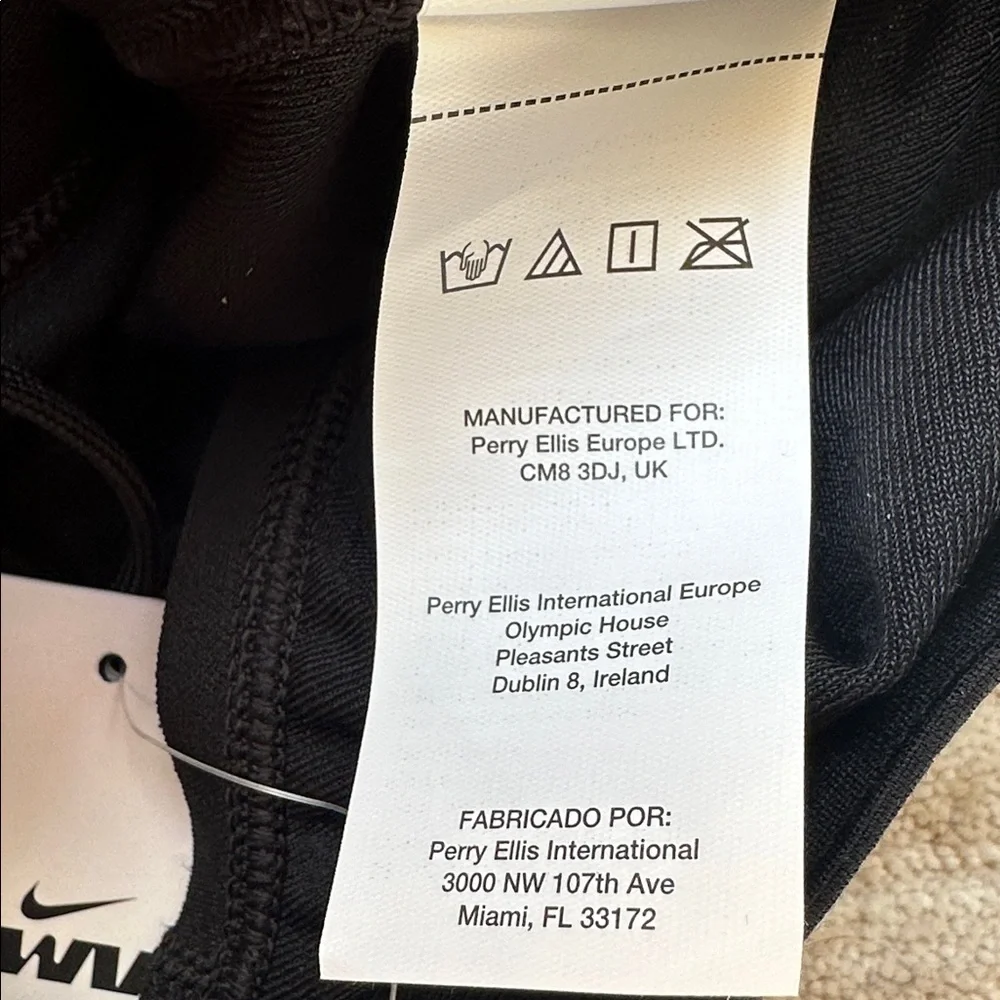 NWT Nike Swim HydraStrong Essential Black Men's Swim Brief Size Small 28”